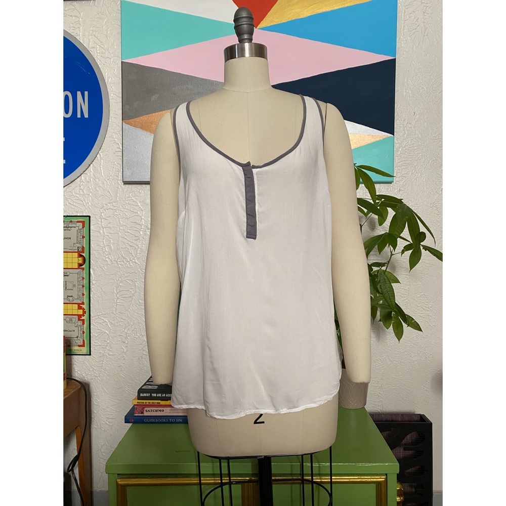 Breezy and light Old Navy white and gray tank top